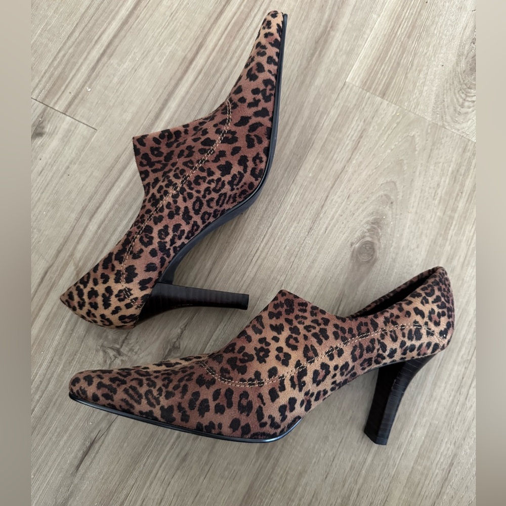 Trendy Brown Leopard Print Heels